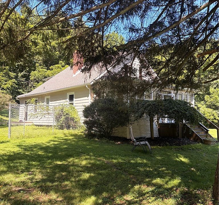 1st image of 144 Calvert Ln