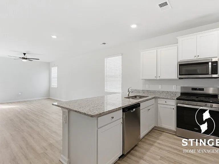 548 Hideaway St — Photo 14