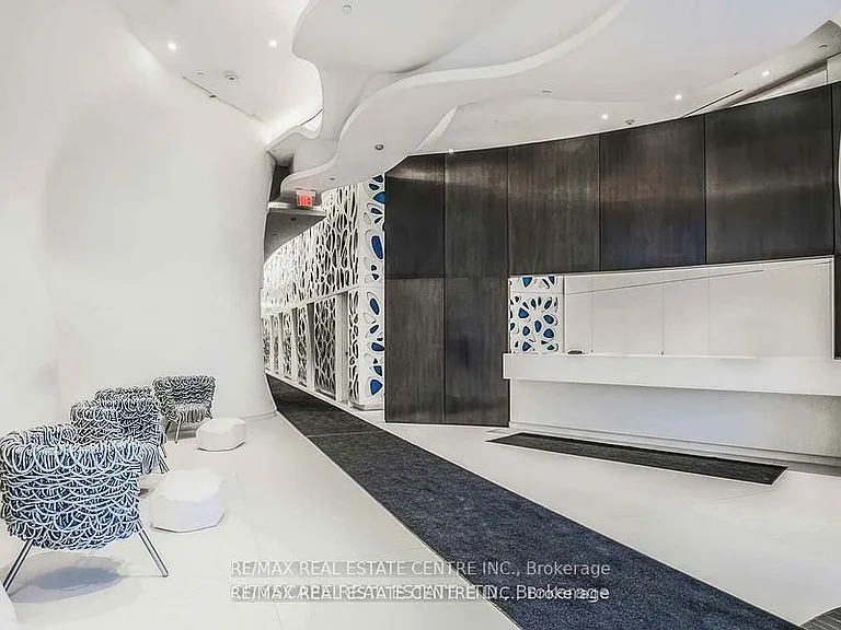 1 Bloor St E #5107 — Photo 3