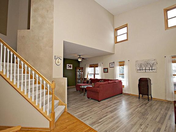 4th image of 1402 Liddle Ln