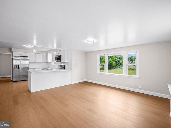 5th image of 335 Tanner Ave