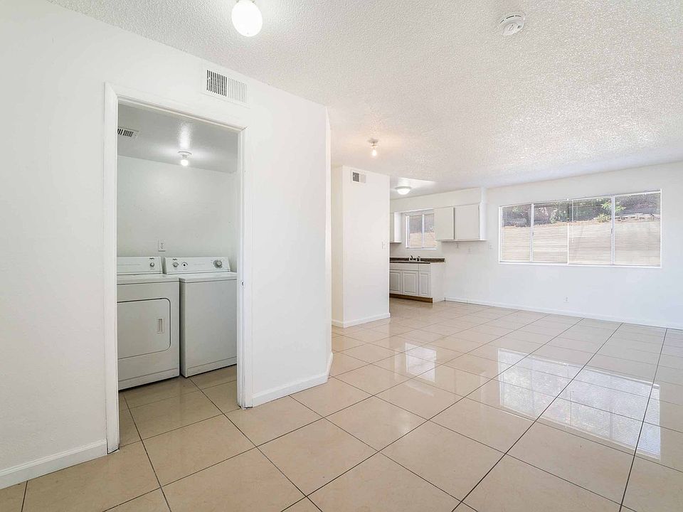 1st image of 375 N 15th St #2