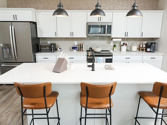 4th image of 1850 23rd St #41