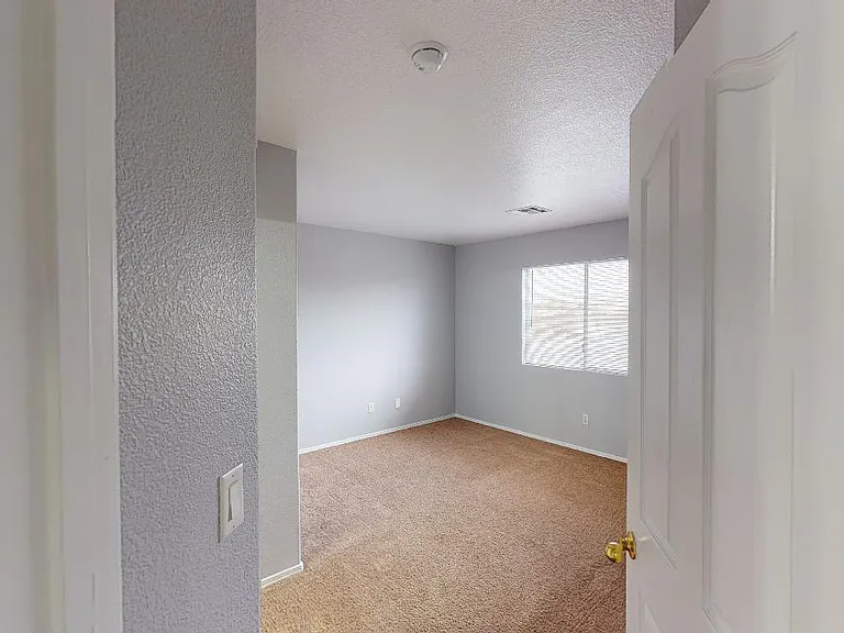 377 Ravensmere Ave — Photo 32