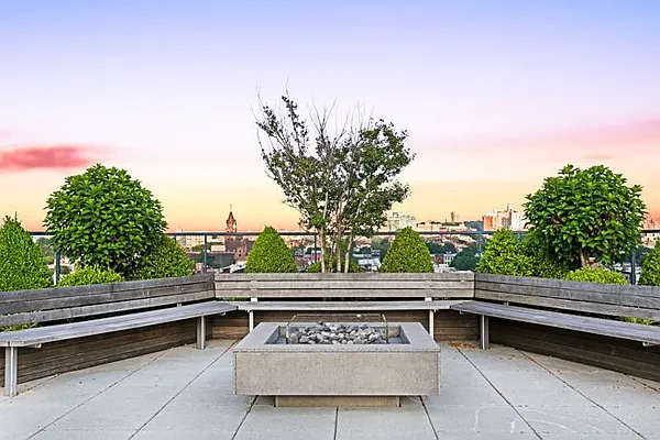 Rented by Bold New York | media 23