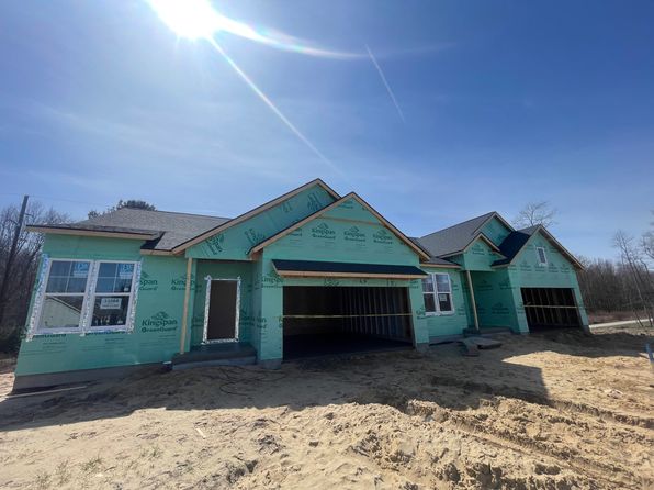 13564 Bowne Dr, Nunica, MI 49448