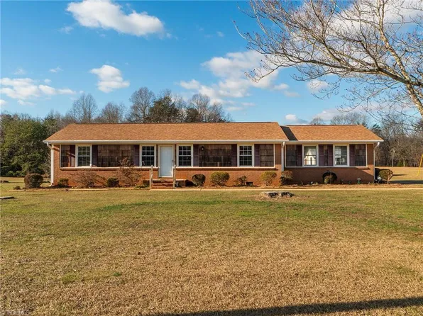7609 State Highway 61, Browns Summit, NC 27214