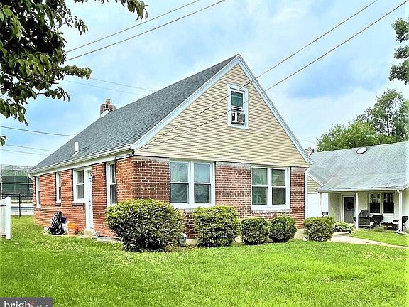 3rd image of 1136 Old Ln