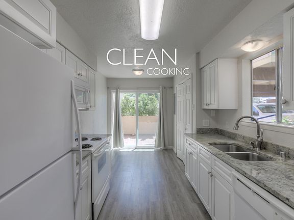 4th image of 32 Casa Hermosa Dr NE