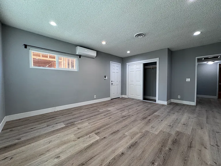 515 N Moore Ave #1/2 — Photo 18