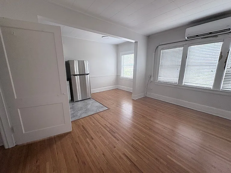 8th Street Apartments — Photo 19