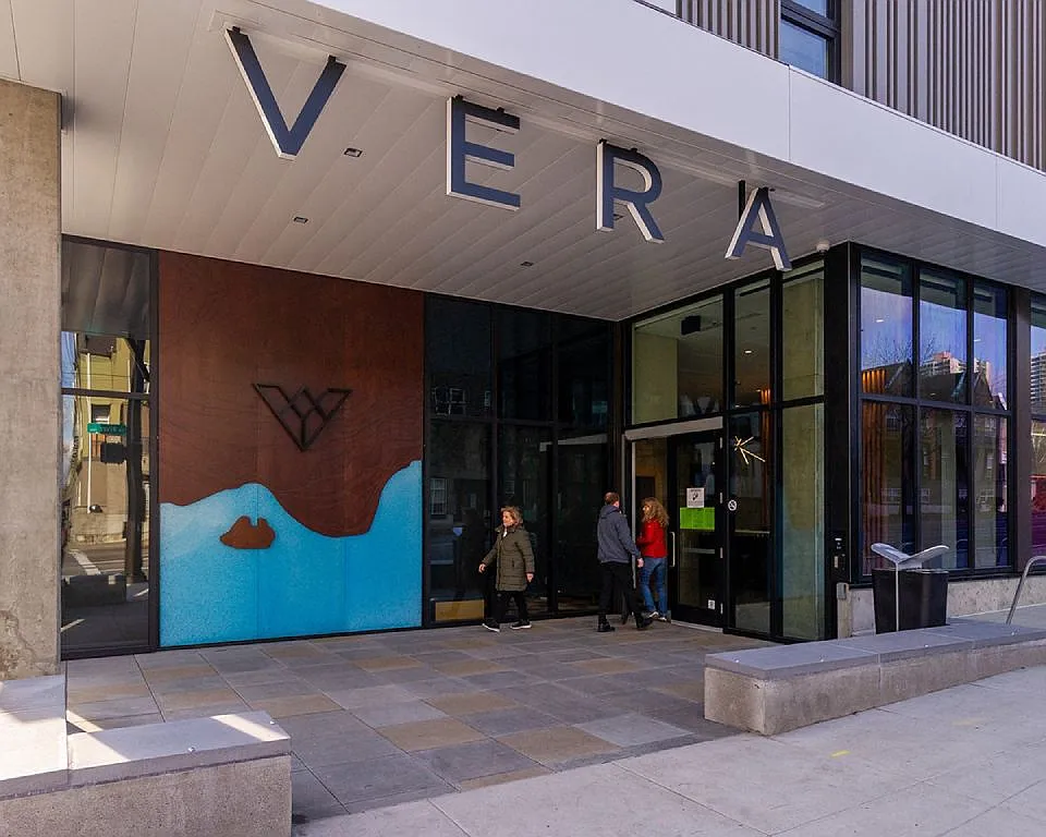 The Vera — Photo 4