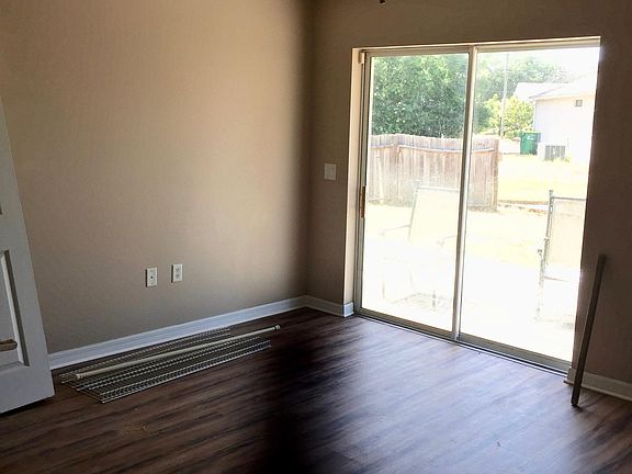 5th image of 4540 Kingsville Dr