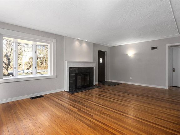 5th image of 5707 N Robinhood Ln