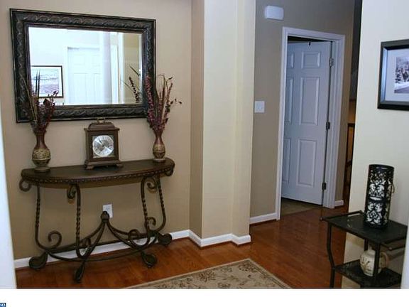 2nd image of 431 Glenturret Way