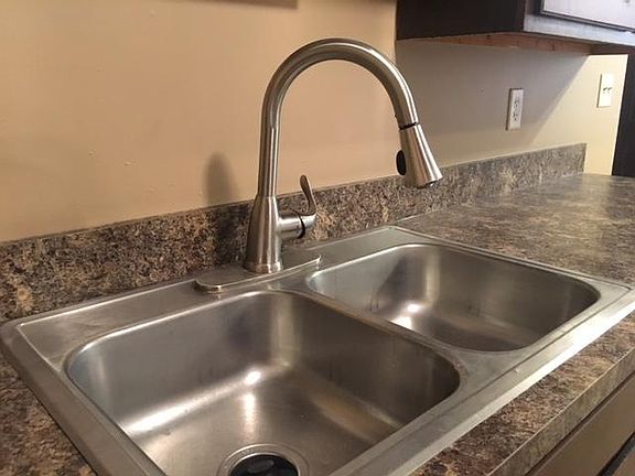 2nd image of 1812 Knox St #9