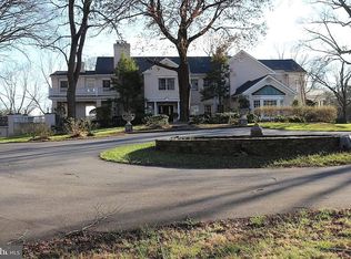 1001 Murphy Dr, Great Falls, VA 22066