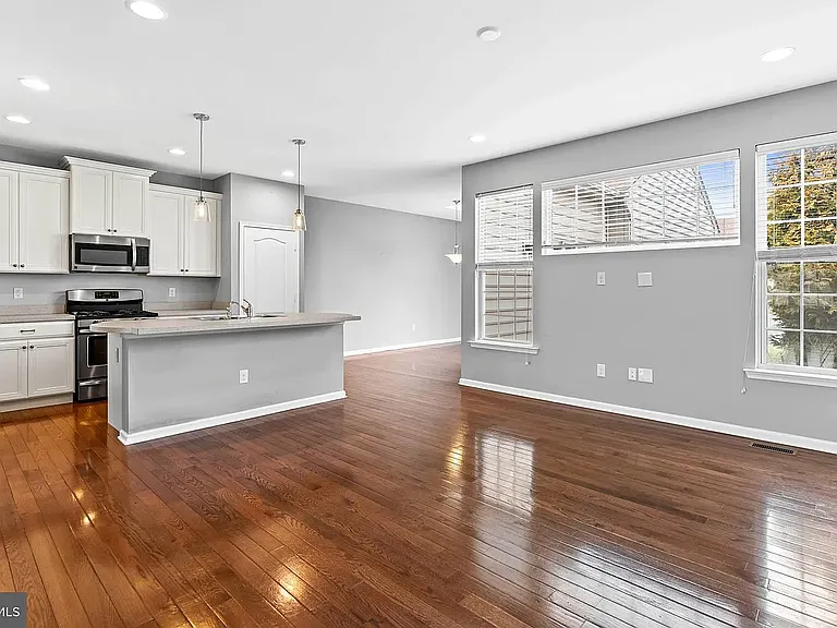 2223 N Okeeffe Ln — Photo 6