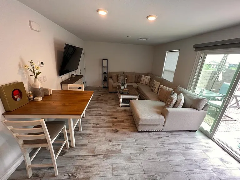 375 Yellow Finch Ln — Photo 10