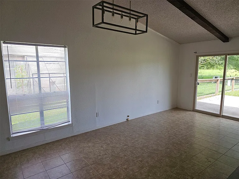 221 Palm Aire Dr — Photo 10