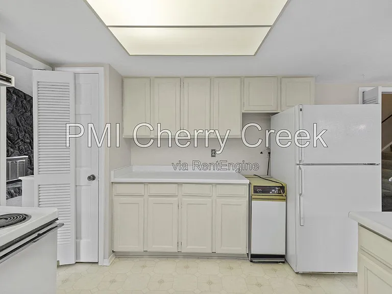 207 S Ursula St — Photo 10
