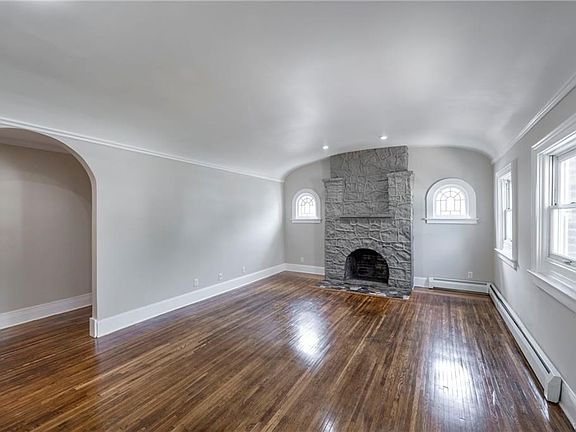 3rd image of 1453 Wehrle Dr