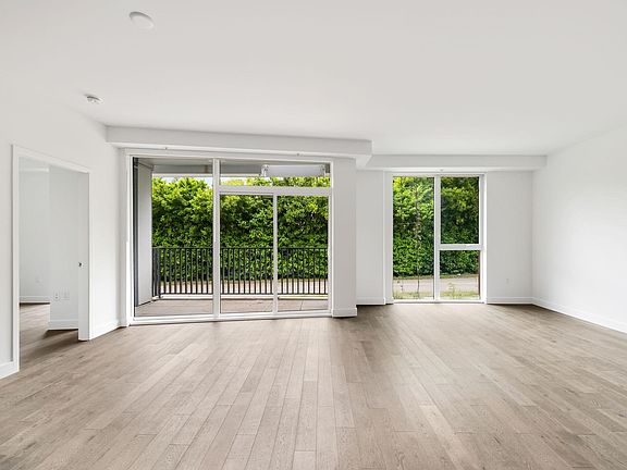 5th image of 2888 Arbutus St #203