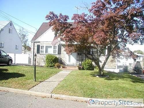 1st image of 31 Hickory Ct