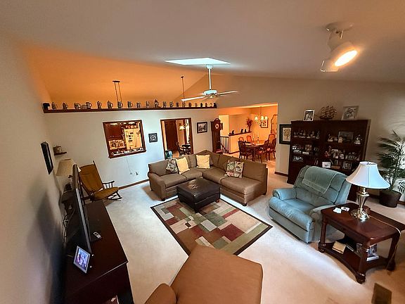 4th image of 4762 Briargrove Dr