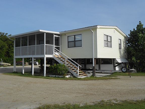 4th image of 385 Smallwood Dr