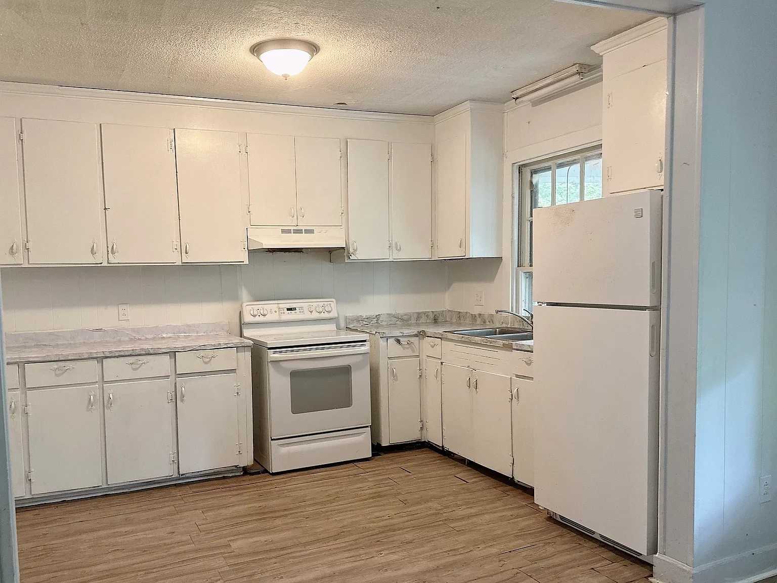 1004 W Main St — Photo 4