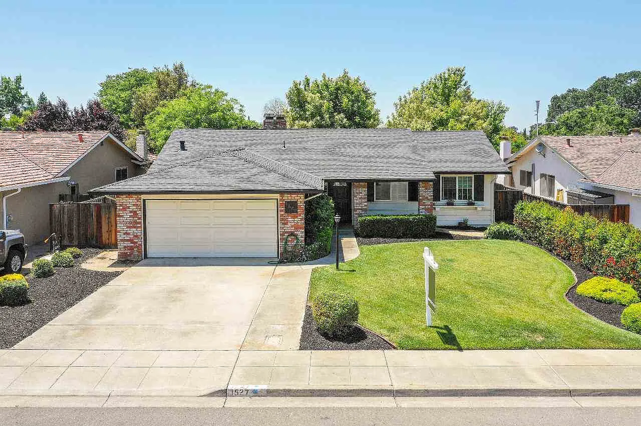 1527 Roselli Dr photo 1