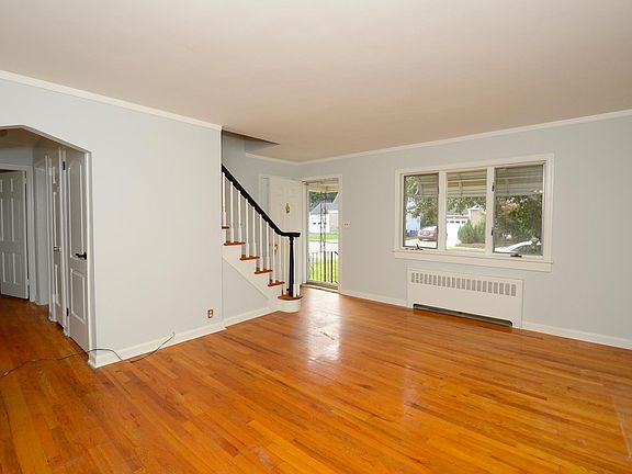 4th image of 38-49 Vanore Dr