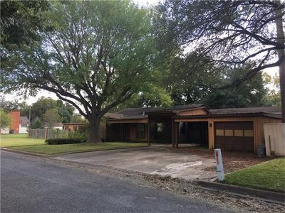 711 E 11th St, Cameron, TX, 76520