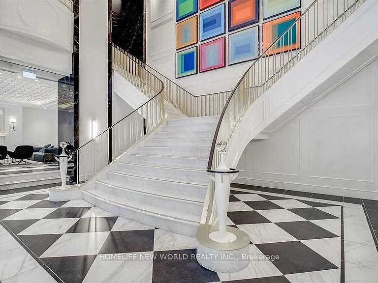 955 Bay St #808 — Photo 2