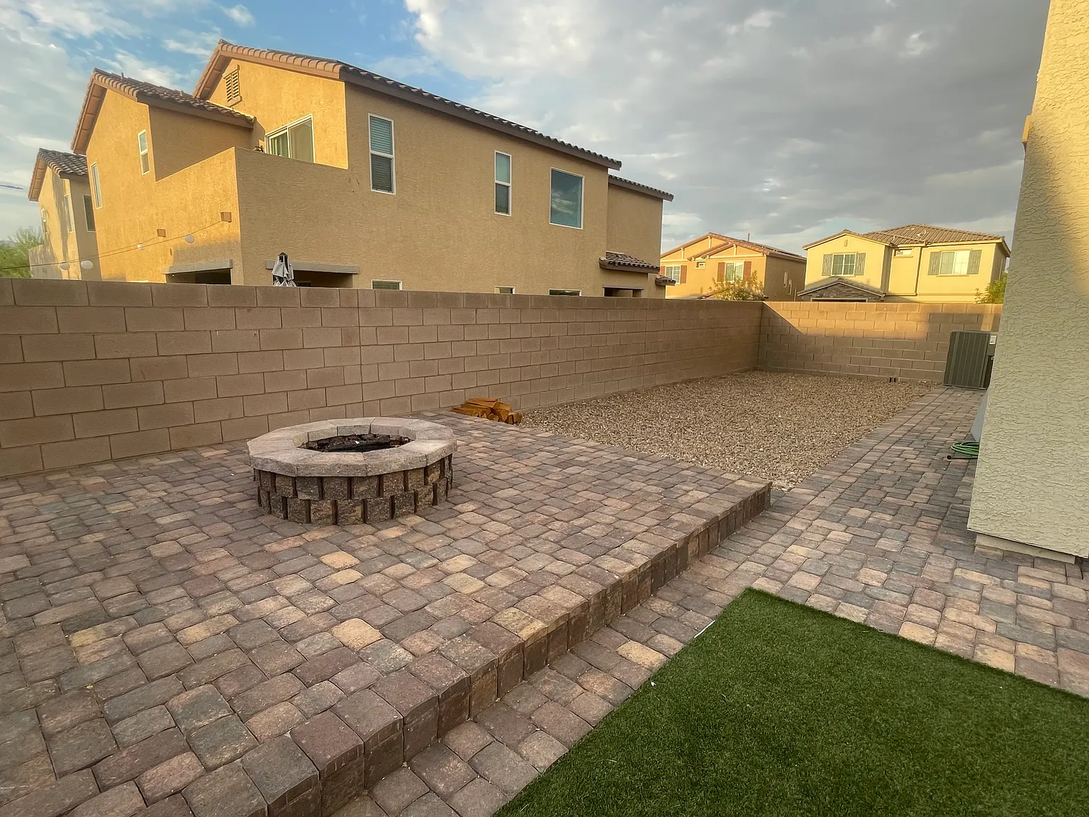 3 bed, 2469 sqft, $2,645 — Photo 2