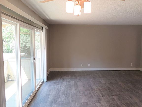 5th image of 1027 35th Ave APT 21