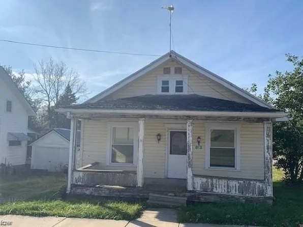138 E Main St, Hopedale, OH 43976