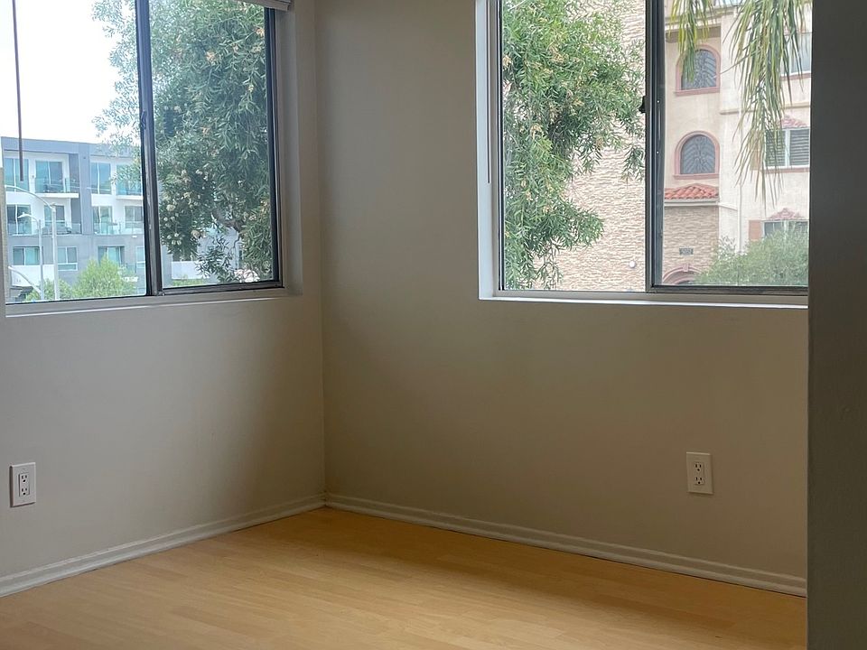 1st image of 5044 Maplewood Ave APT 4