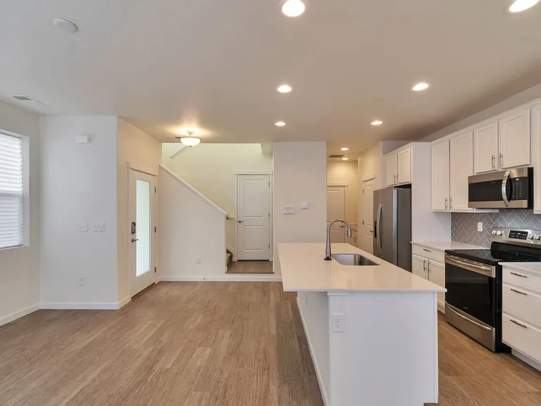 9679 Albion Ln — Photo 16