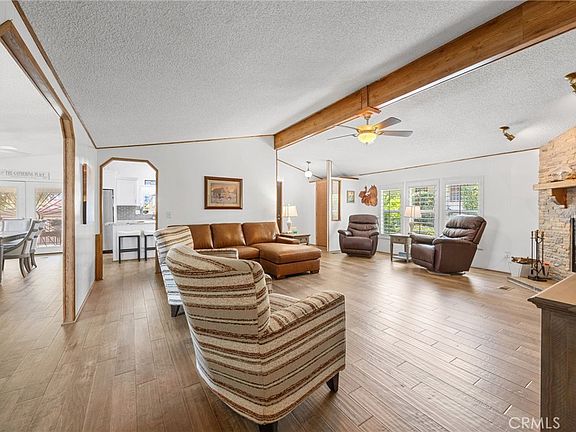 4th image of 1474 Bishop Dr