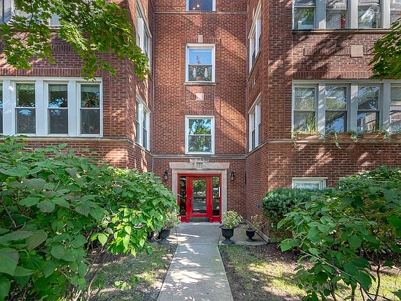 2nd image of 4455 N Rockwell St APT 1