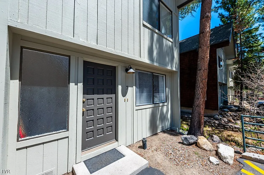 989 Tahoe Blvd Unit 7 photo 1