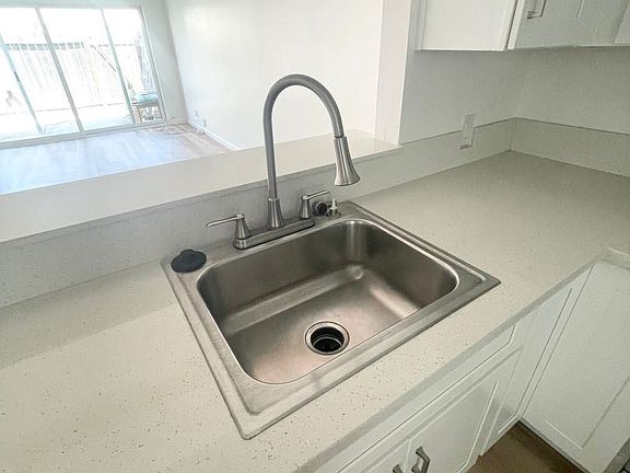 3rd image of 313 Cabrillo St APT B