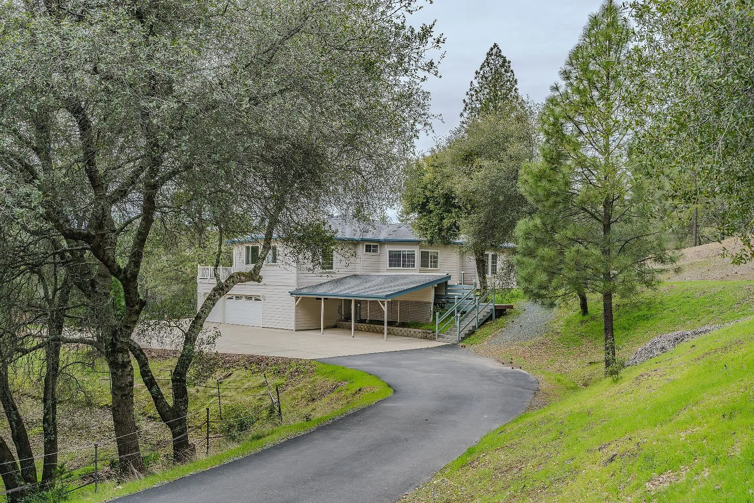 13901 Chestnut Ln photo 1