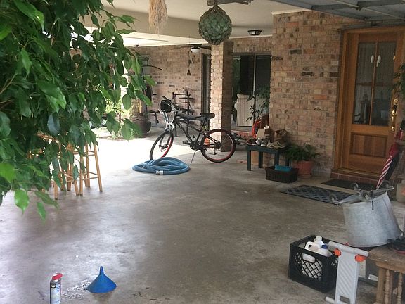 4th image of 218 Raywood Dr
