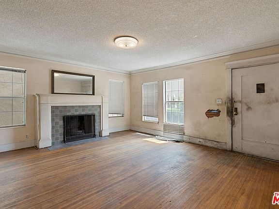 5th image of 213 N Ardmore Ave