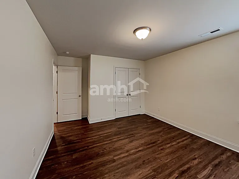 2121 Laurel Village Cir — Photo 27