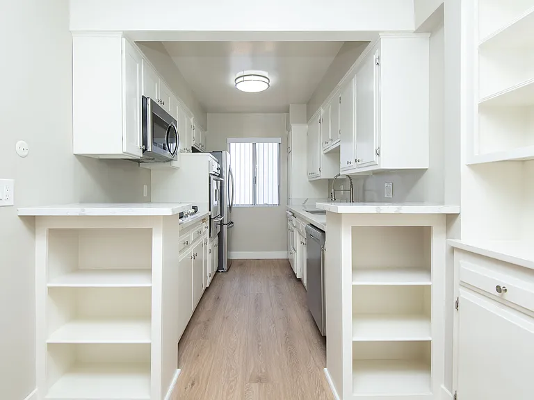 3752 Mentone Ave #5 — Photo 4
