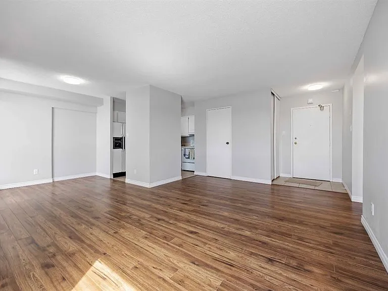 155 Front St N #1505 — Photo 8